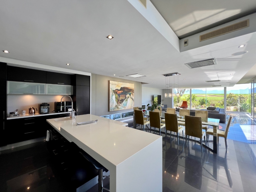 5 Bedroom Property for Sale in Oubaai Western Cape